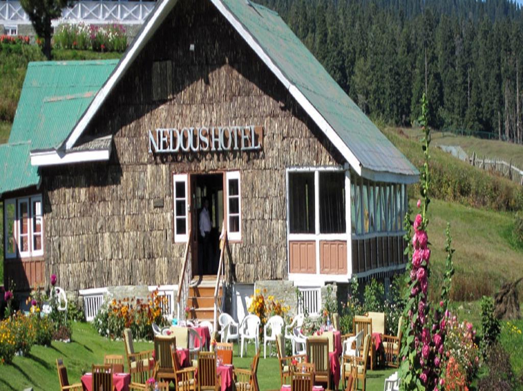 Nedous Hotel Гулмарг Екстериор снимка